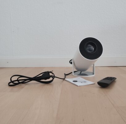 Portabler Projector