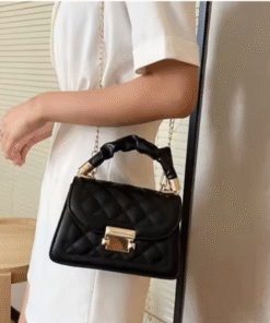 Alternative view of Miss Mini